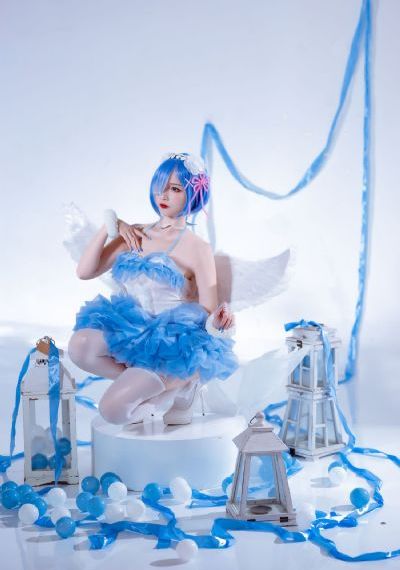 隔着超薄肉色丝袜进入97_国产剧神马影院手机在线