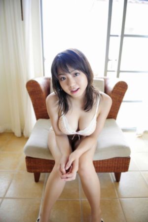 将军掀开她的乳罩揉捏她的胸_HD免费观看最新