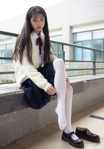 处女朱莉的第一次_4K完整在线观看